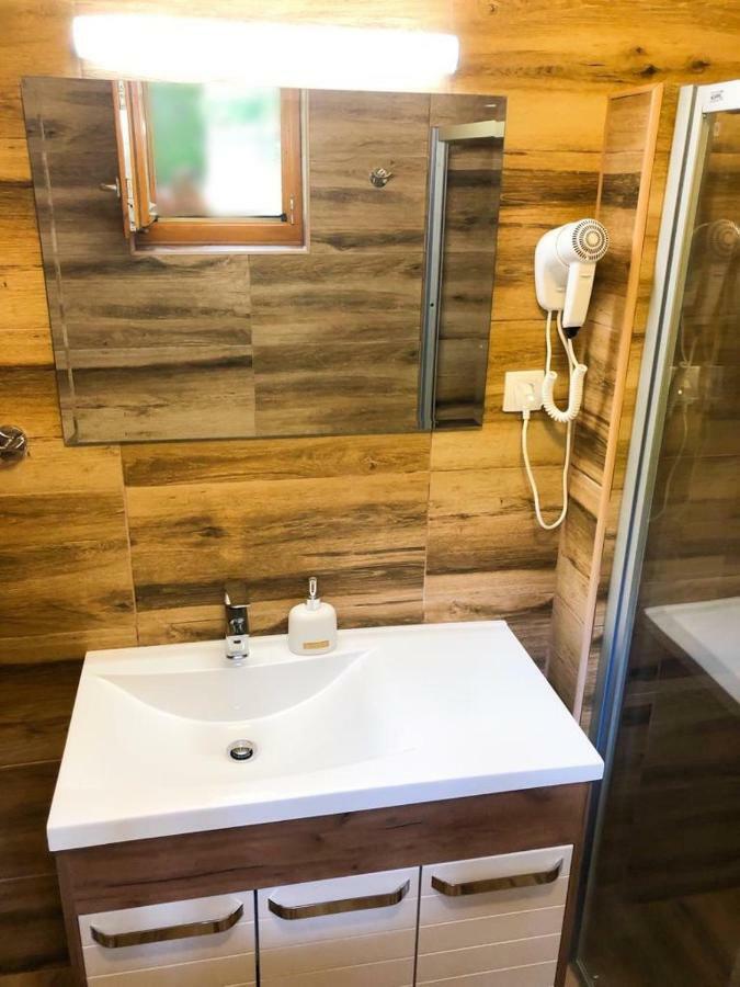 Brvnara Vrsac Villa ภายนอก รูปภาพ